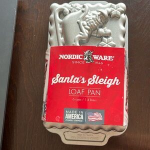 Nordic Ware Christmas Santa Sleigh Reindeer
Loaf Pan New